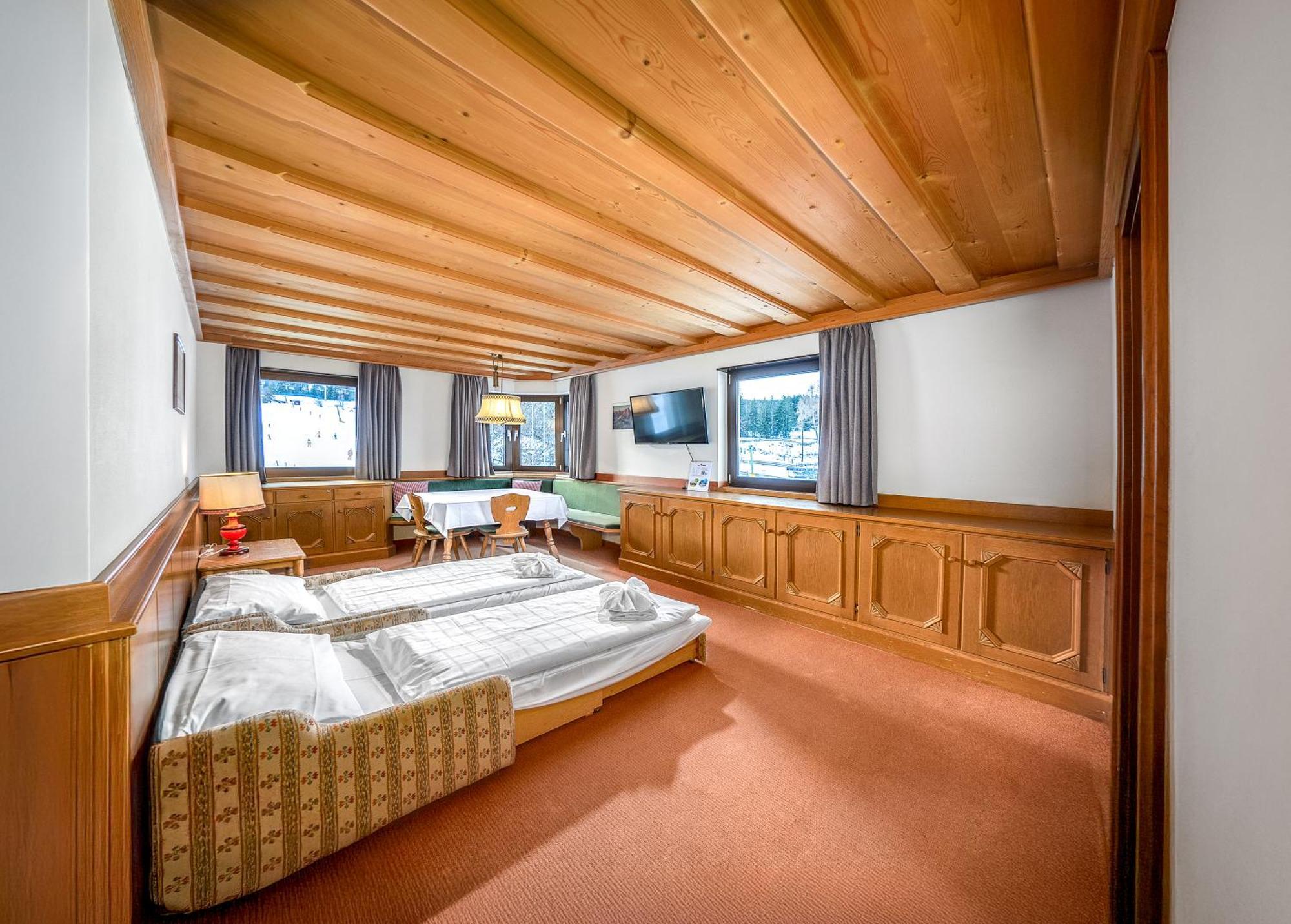Villa Pana Santa Cristina Val Gardena ภายนอก รูปภาพ